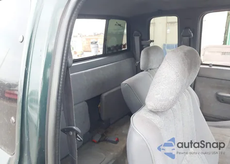 2000 Toyota Tacoma Prerunner из США, поврежденный, VIN 4TASM92N7YZ648688